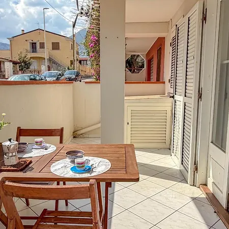 Casa Brezza Marina كالا غونوني